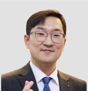 김 철 담임목사